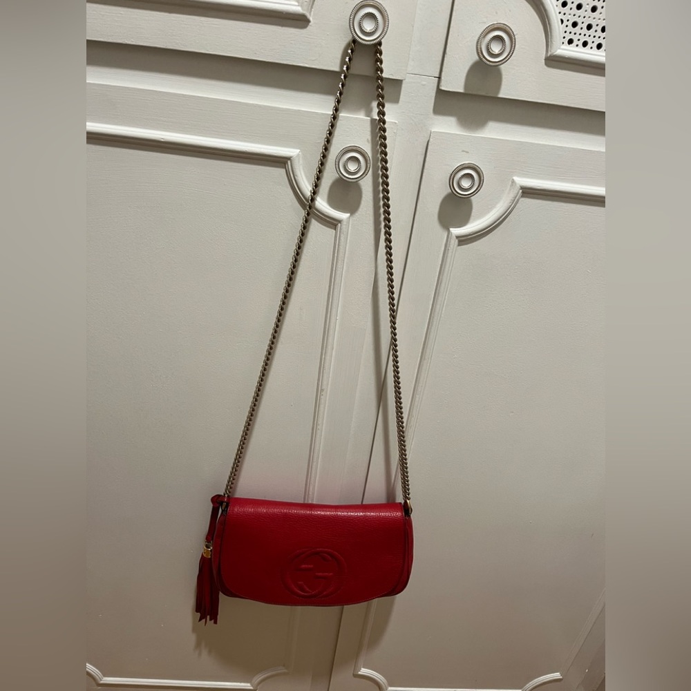 Gucci Soho 100% 💯 authentic red crossbody/ shoulder bag w gold chain - Picture 15 of 16